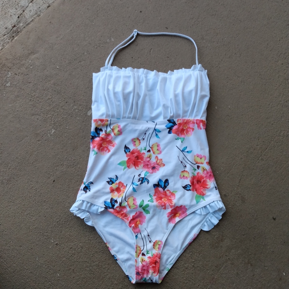 NWT Beachsissi White Floral Swimsuit One Piece L